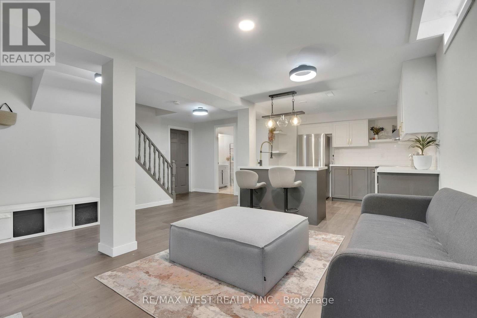 Photo 5 of 703 Mountjoy Court, Oshawa ON
