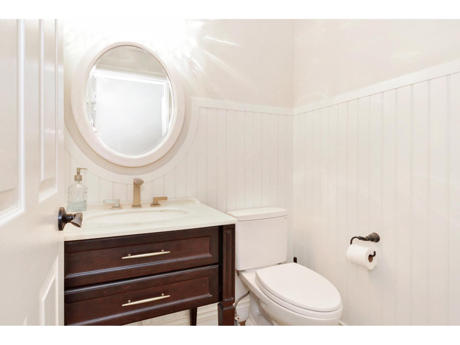 Photo 14 of 20974 44 Avenue, Langley BC