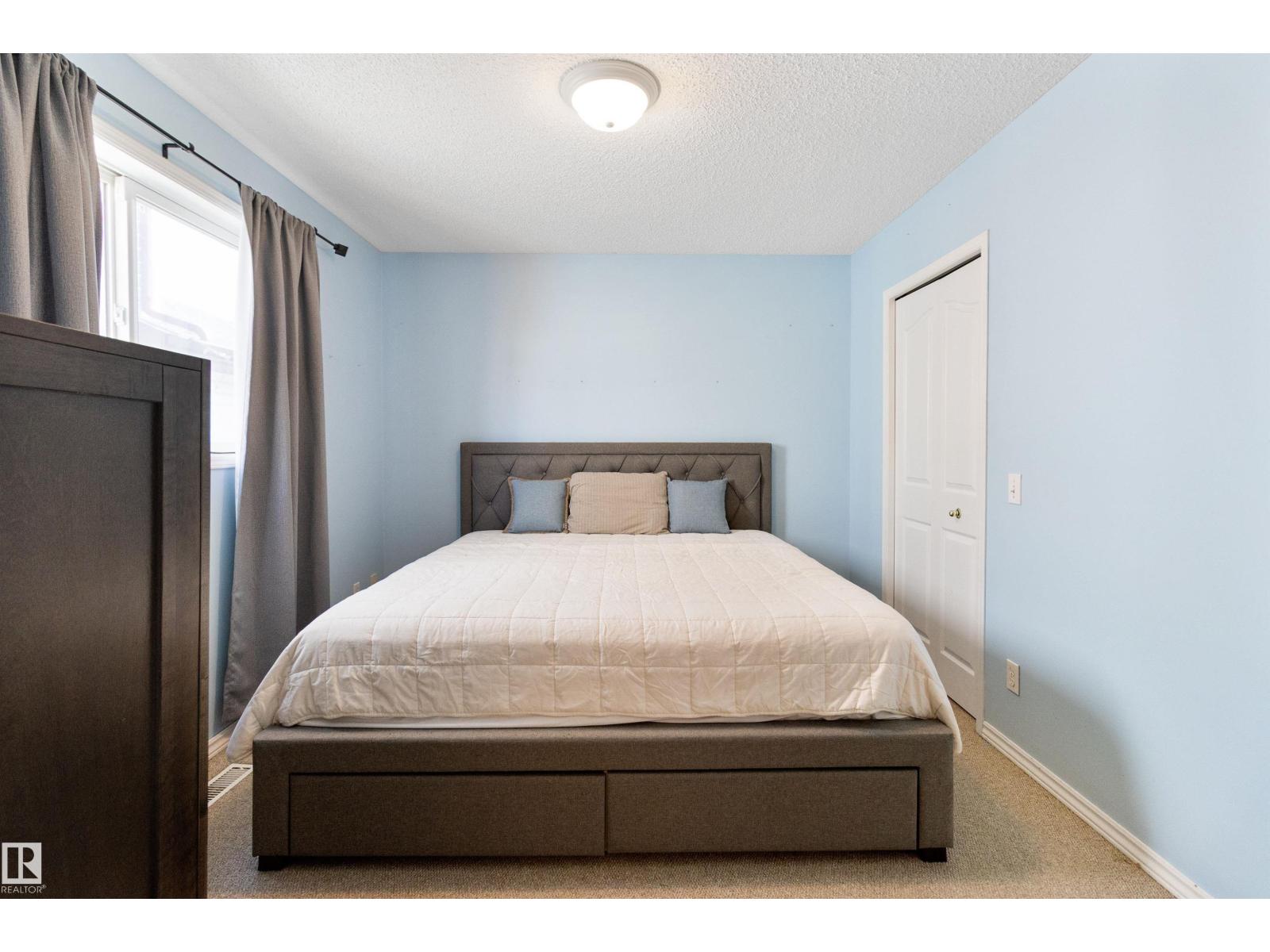 Photo 13 of 13116 36 St Nw, Edmonton AB