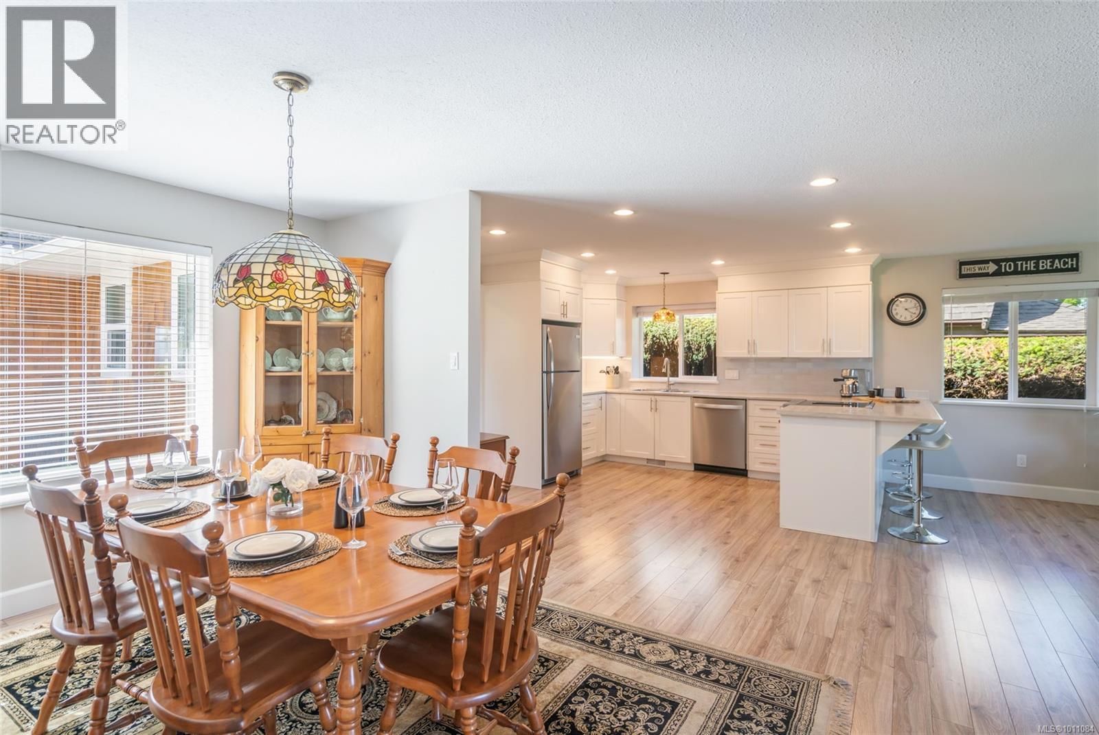 Photo 17 of 428 Dogwood St N, Parksville BC