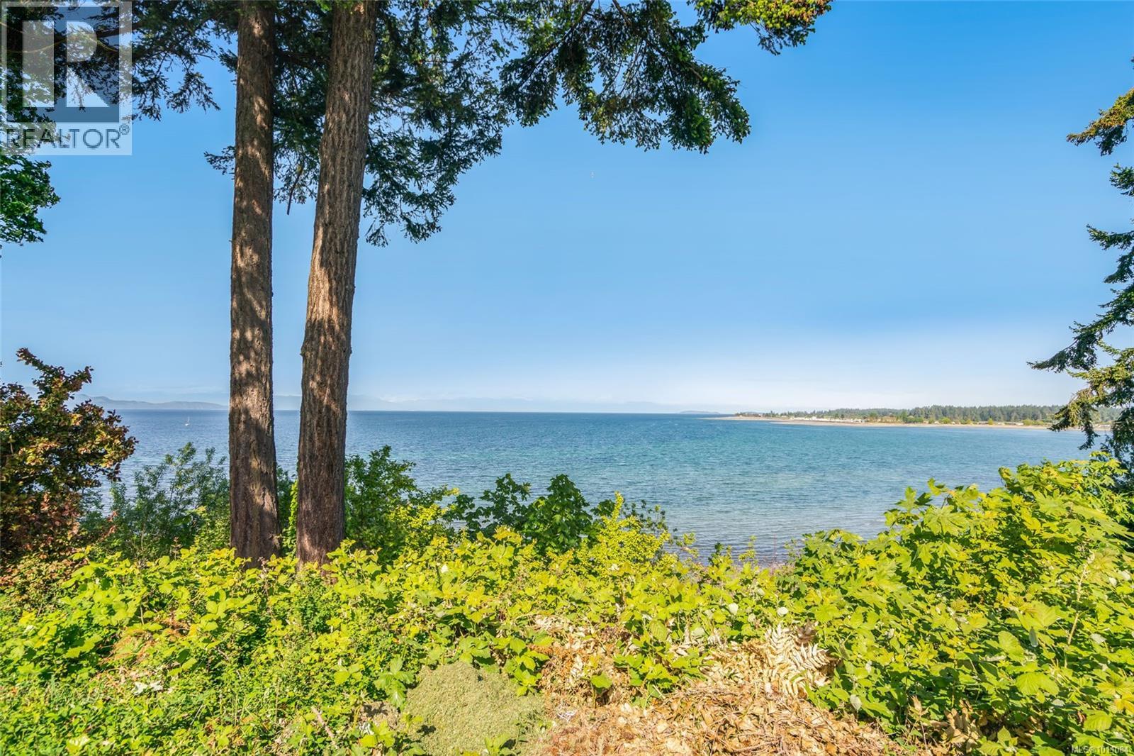 Photo 32 of 428 Dogwood St N, Parksville BC