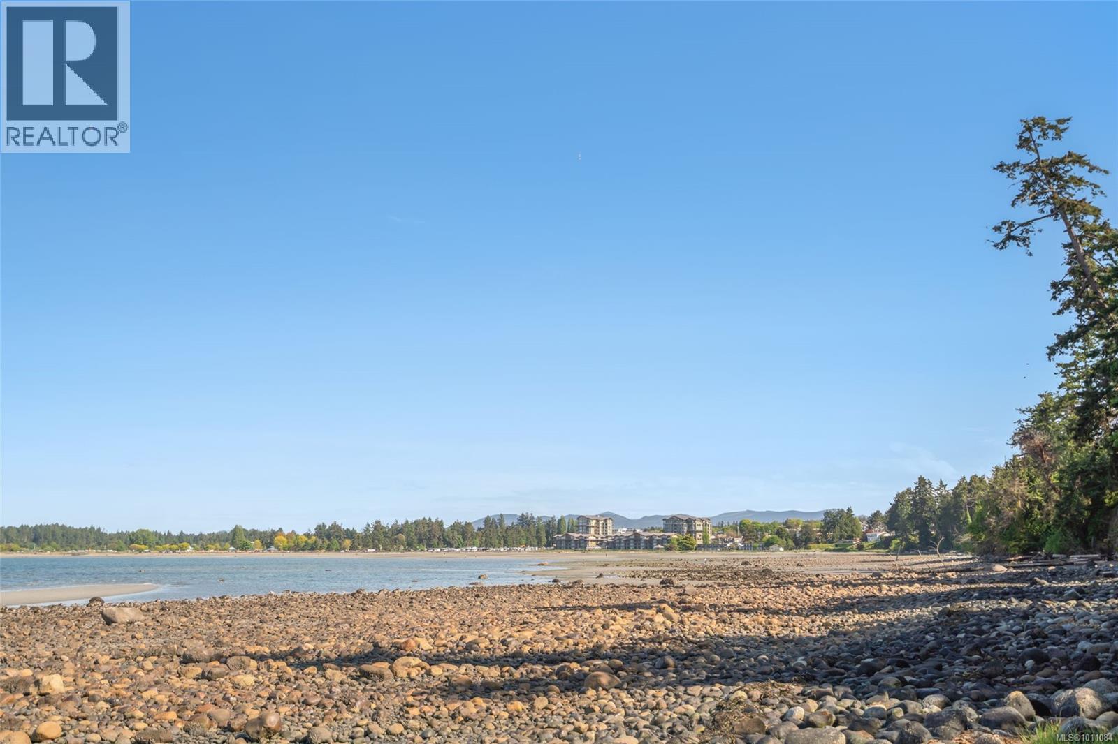 Photo 35 of 428 Dogwood St N, Parksville BC