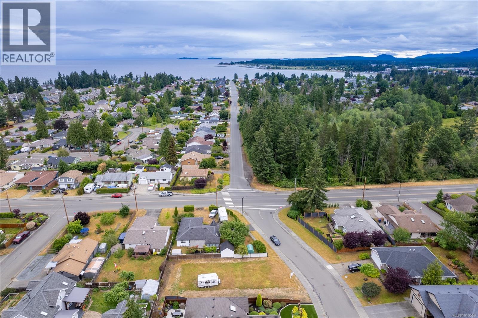 Photo 7 of 715 Doehle Ave, Parksville BC