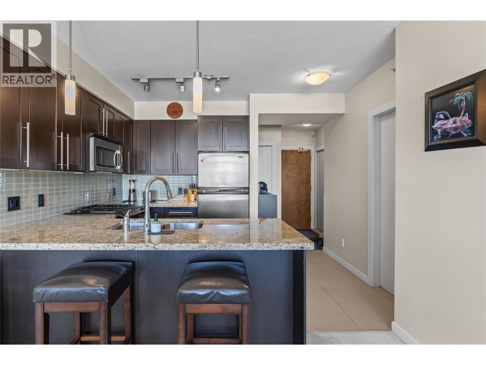 1904 1075 Sunset Drive, Kelowna