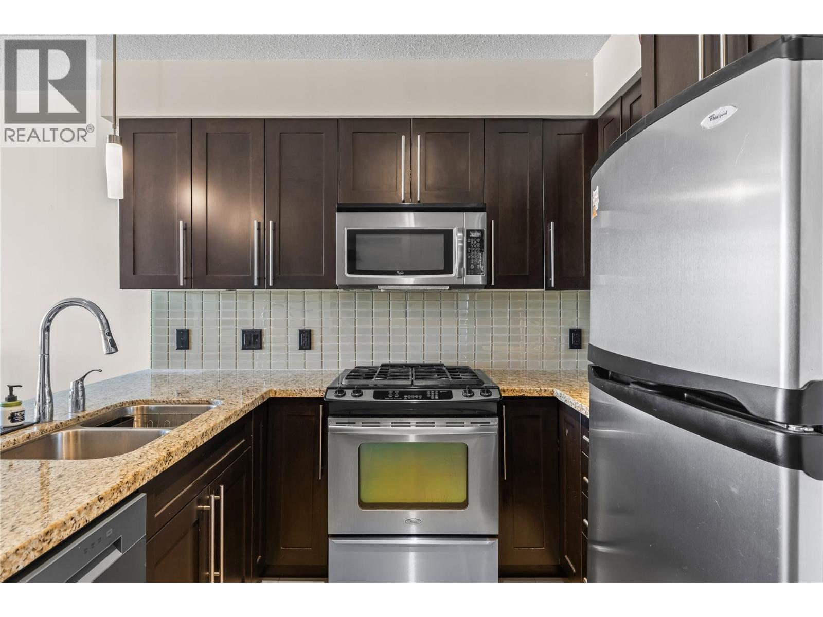1904 1075 Sunset Drive, Kelowna