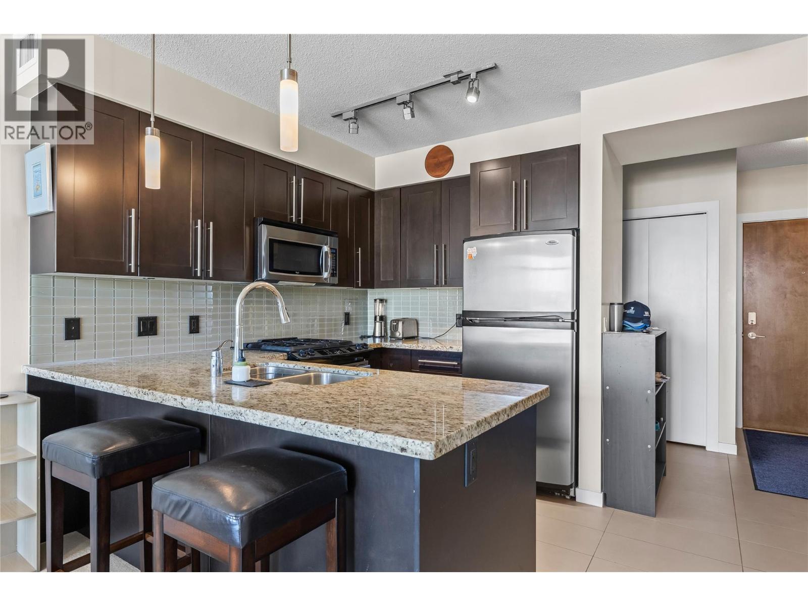 1904 1075 Sunset Drive, Kelowna