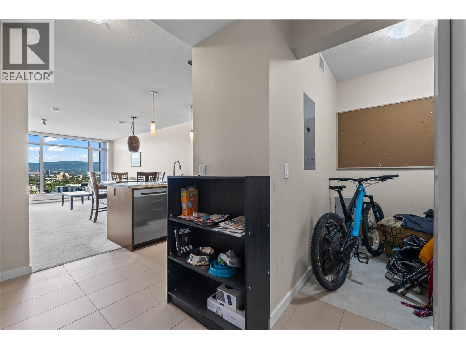 1904 1075 Sunset Drive, Kelowna