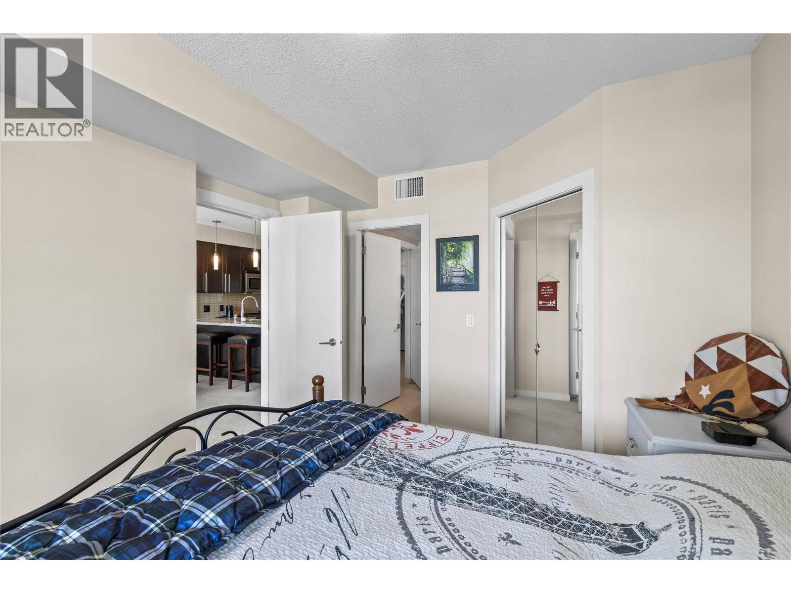 1904 1075 Sunset Drive, Kelowna