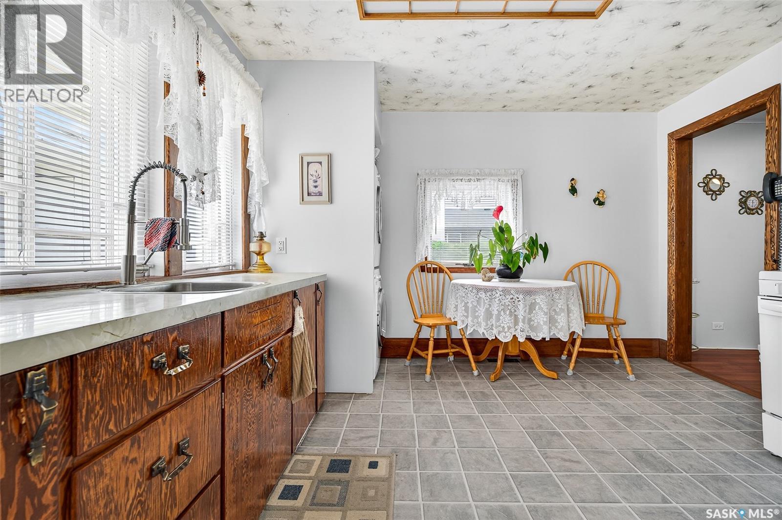 Photo 36 of 1233 Duffield Street W, Moose Jaw SK