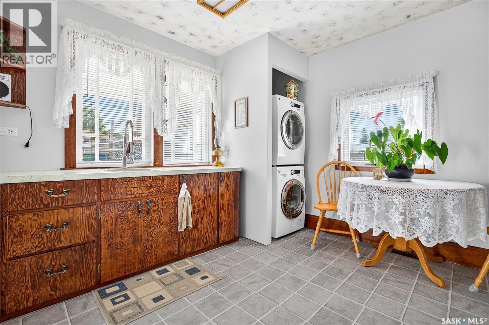 Photo 5 of 1233 Duffield Street W, Moose Jaw SK