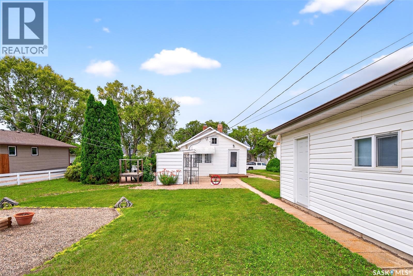 Photo 21 of 1233 Duffield Street W, Moose Jaw SK