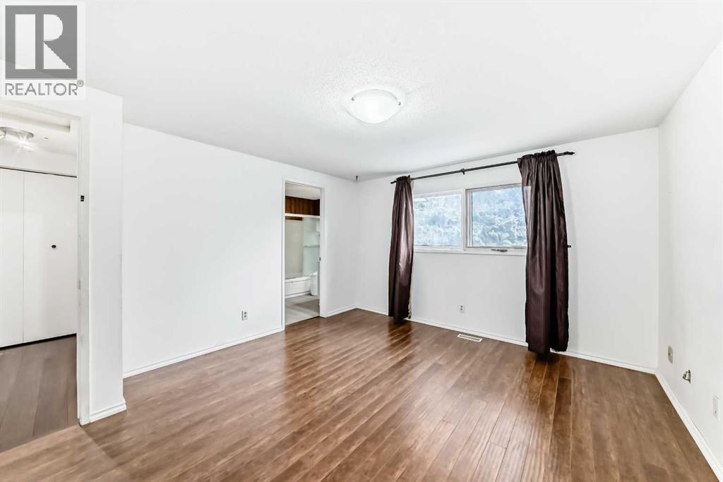 Single Family House 4 Level for Sale in   dalhousie Drive NW Dalhousie Calgary 