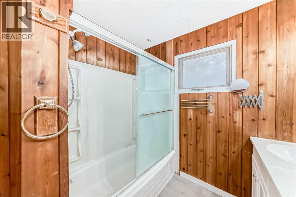 Single Family House 4 Level for Sale in   dalhousie Drive NW Dalhousie Calgary 