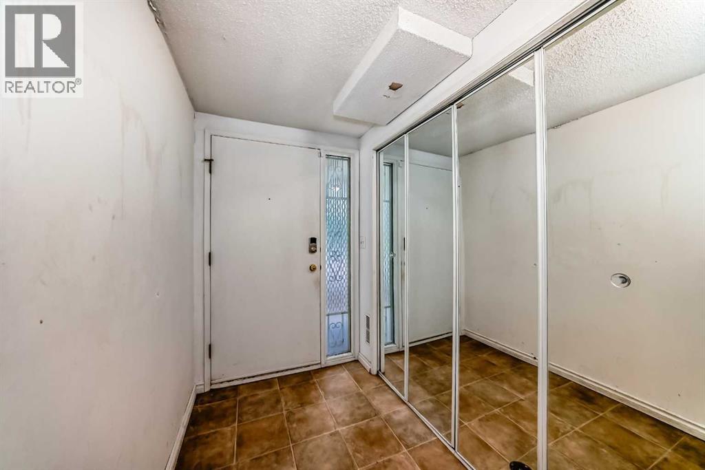 Single Family House 4 Level for Sale in   dalhousie Drive NW Dalhousie Calgary 