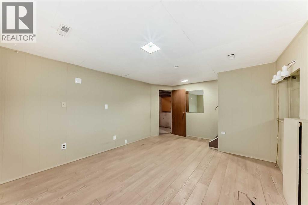 Single Family House 4 Level for Sale in   dalhousie Drive NW Dalhousie Calgary 