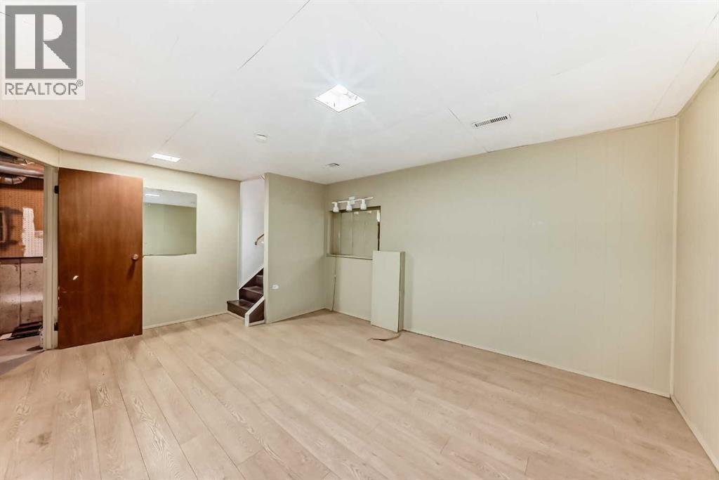 Single Family House 4 Level for Sale in   dalhousie Drive NW Dalhousie Calgary 