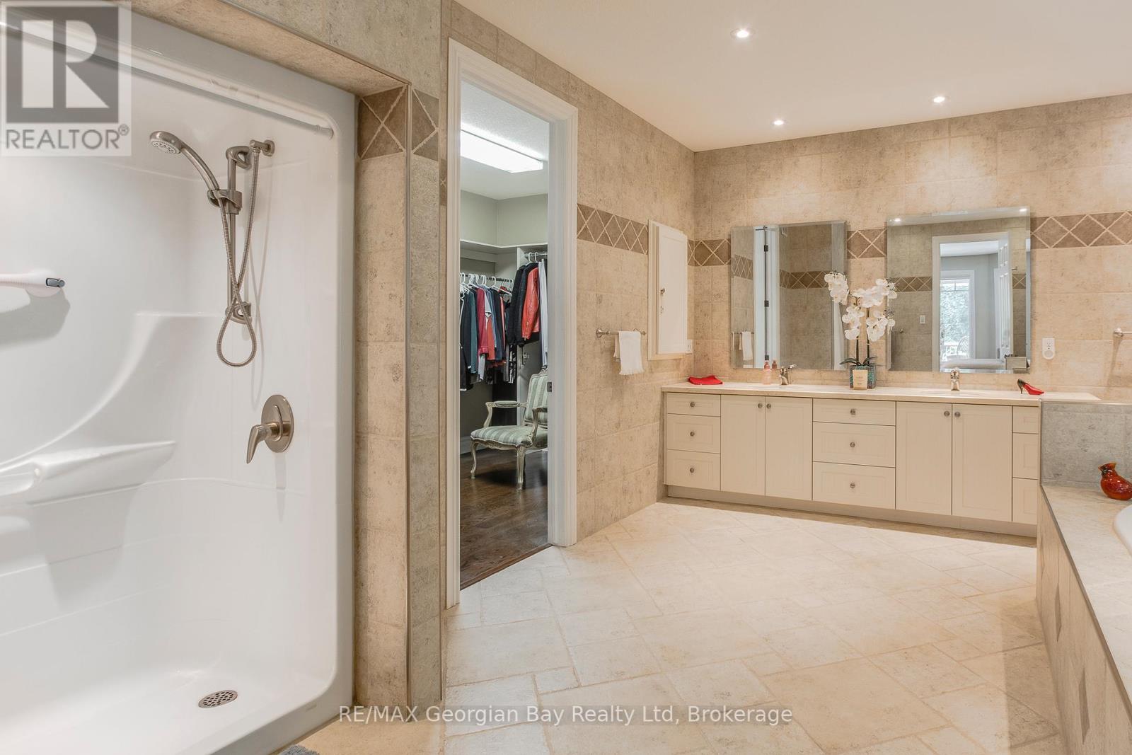Photo 10 of 25 Copeland Creek Drive, Tiny ON