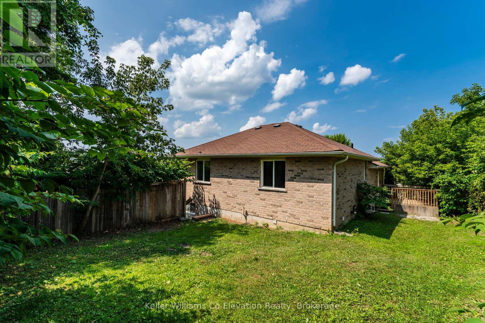 Photo 16 of 423 Irwin Street, Midland ON