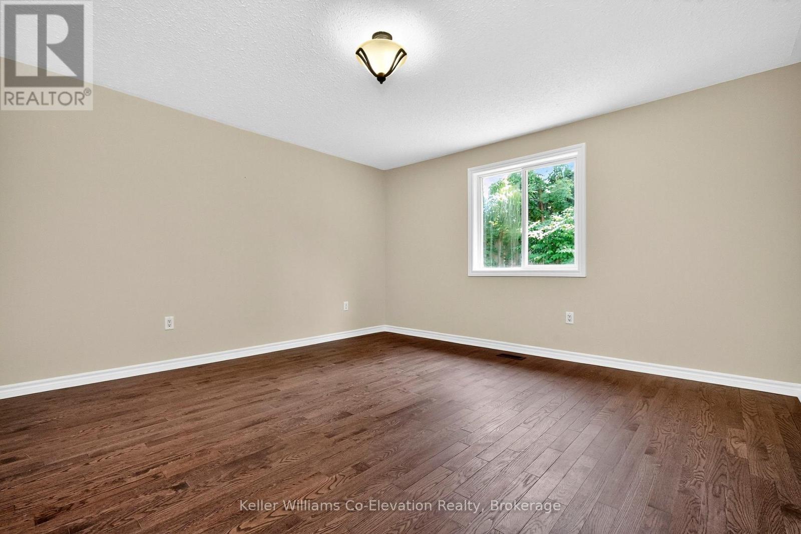 Photo 7 of 423 Irwin Street, Midland ON
