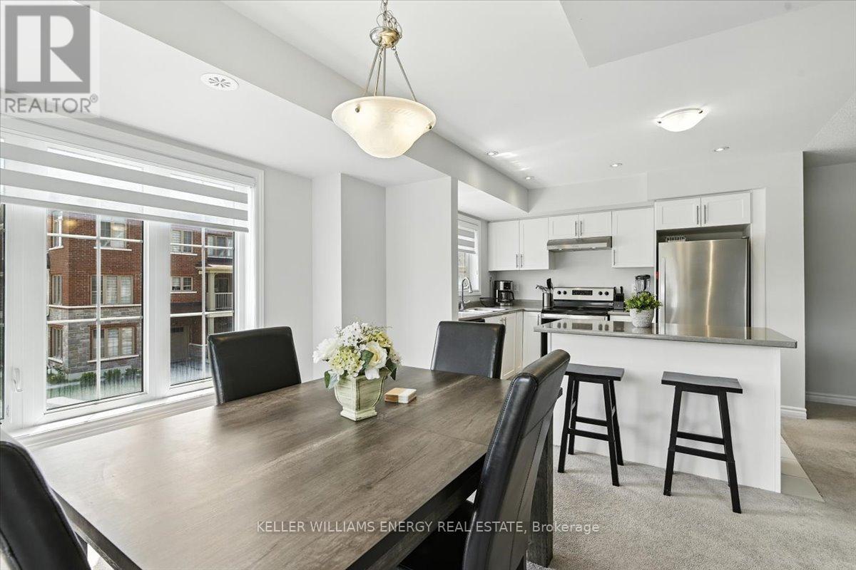 Photo 10 of 44 Porcelain Way, Whitby ON
