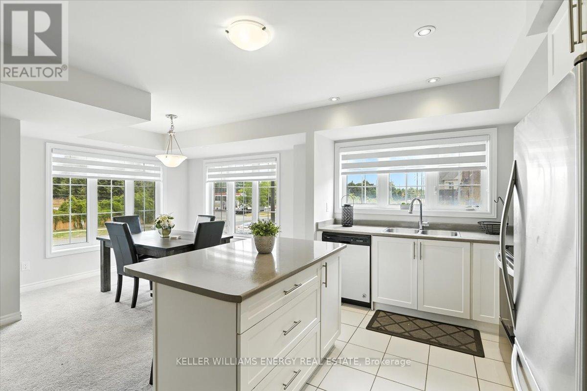 Photo 8 of 44 Porcelain Way, Whitby ON