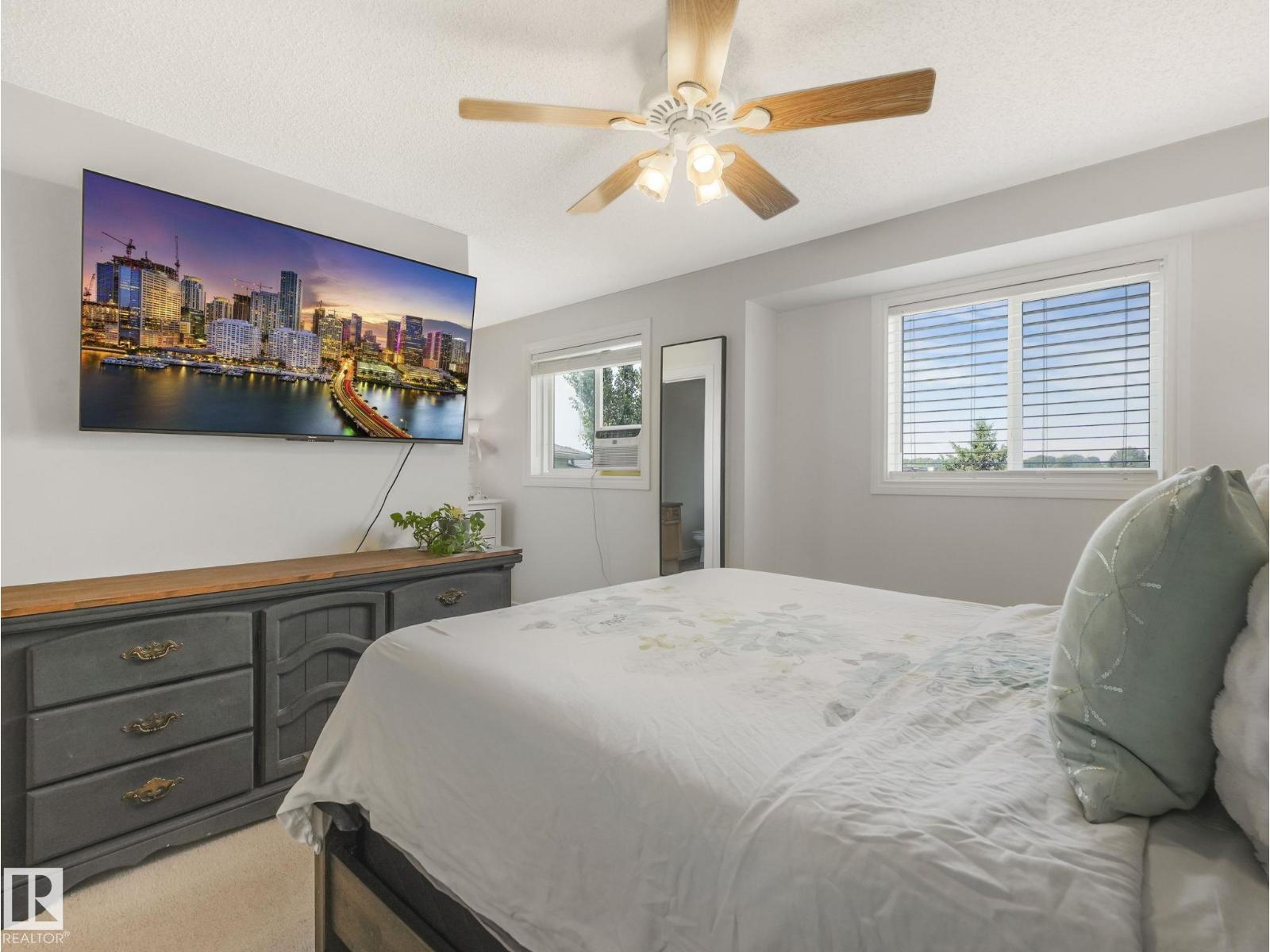 Photo 18 of 11 451 Hyndman Cr Nw, Edmonton AB