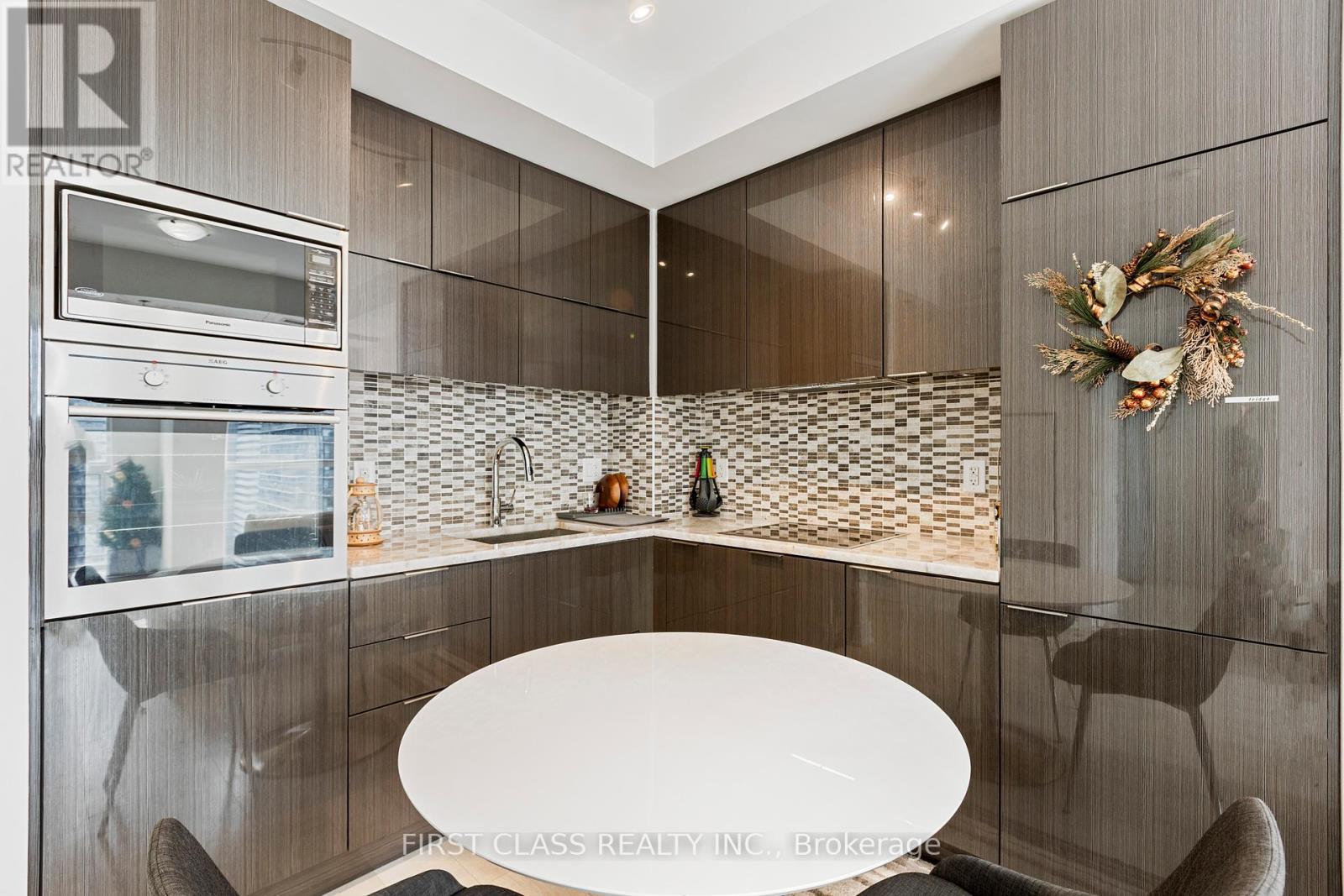 Photo 6 of 2408 318 Richmond Street, Toronto ON