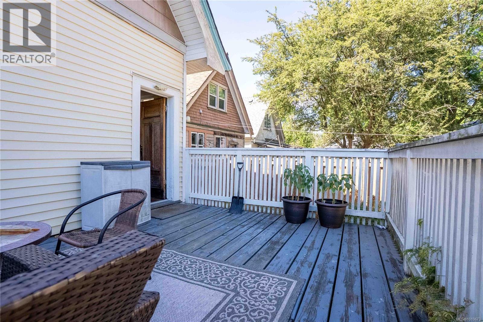 2329 Dowler Pl, Victoria