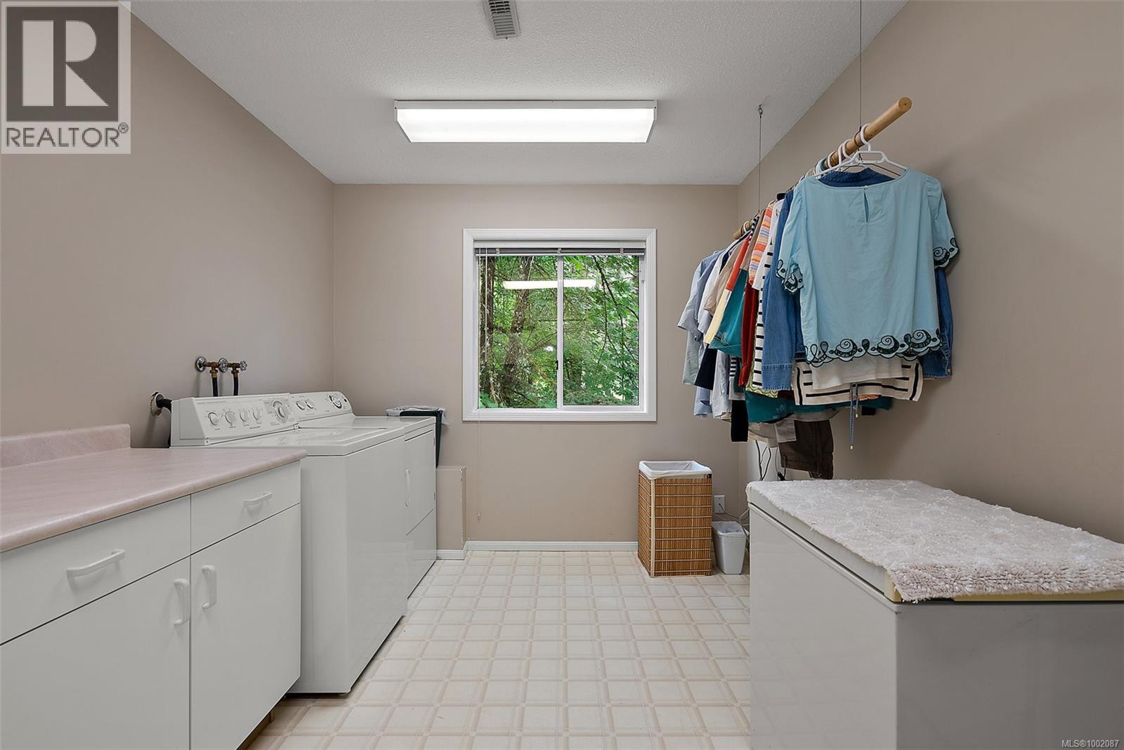6488 Nevilane Dr, Duncan