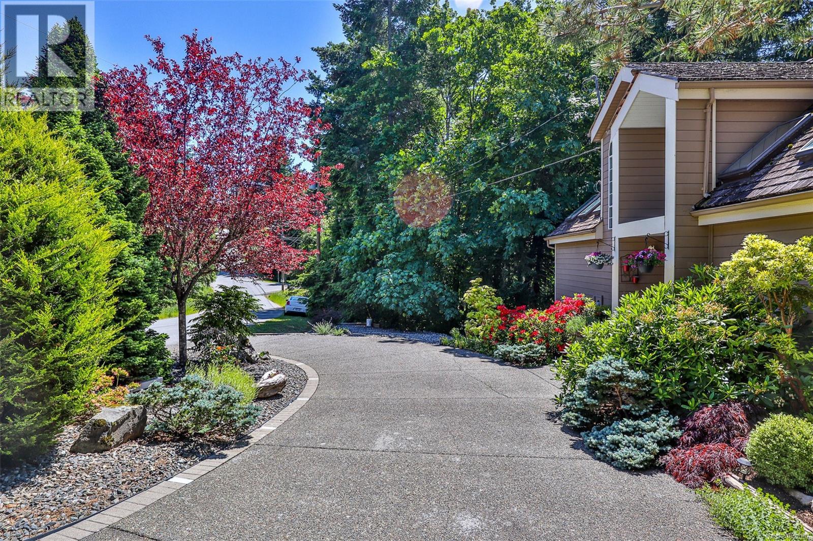 6488 Nevilane Dr, Duncan