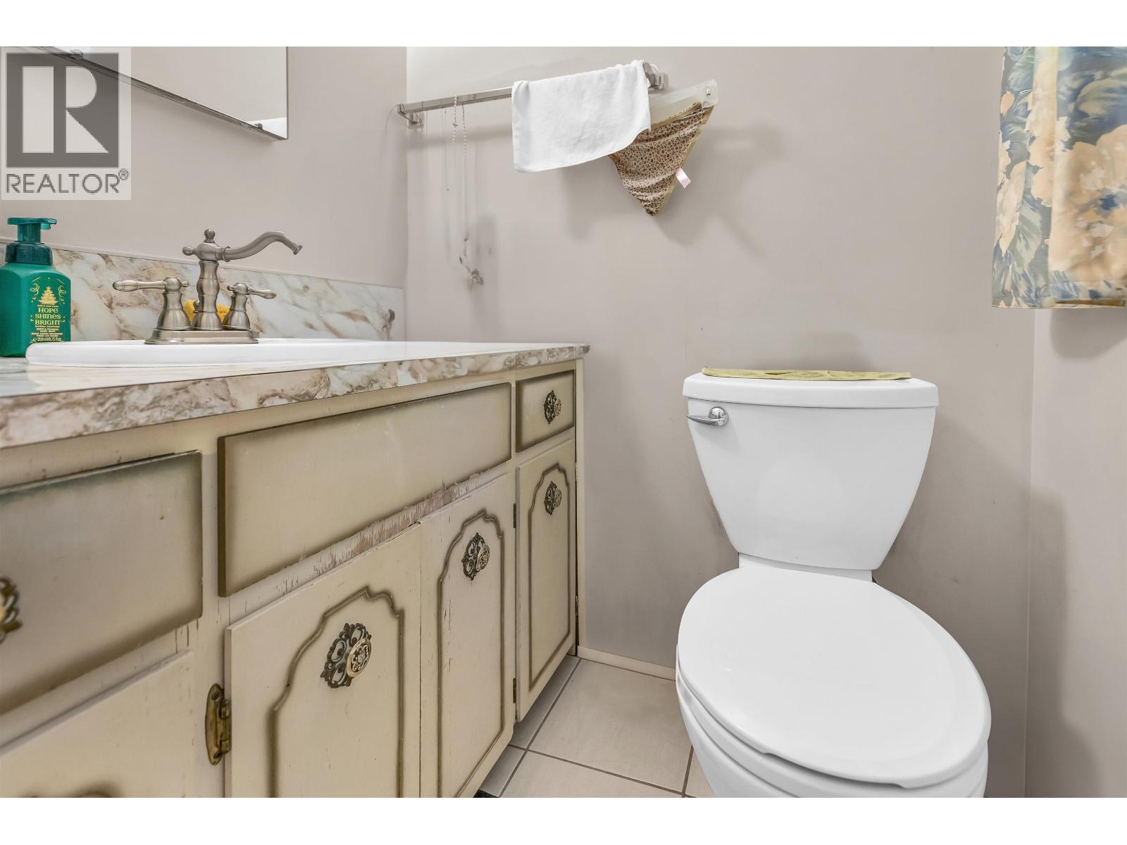 Photo 6 of 1609 Kent Avenue, Port Coquitlam BC