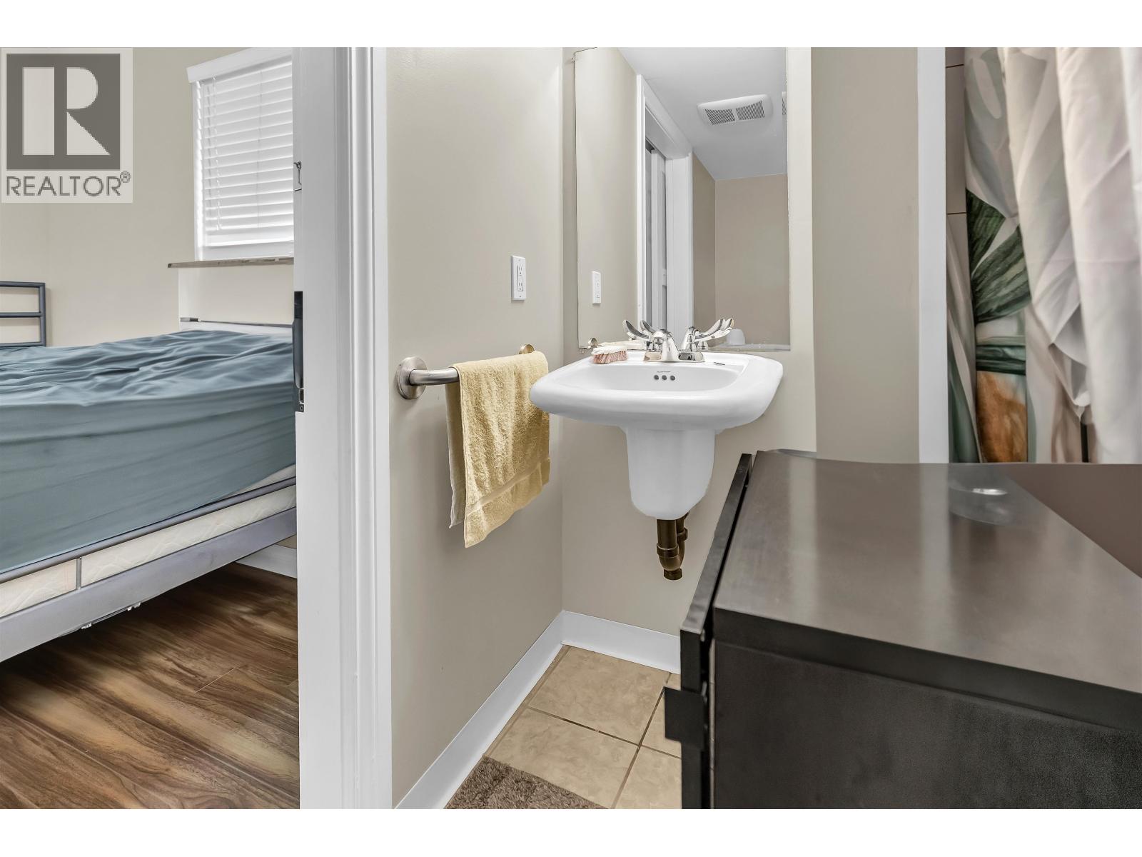 Photo 22 of 1609 Kent Avenue, Port Coquitlam BC