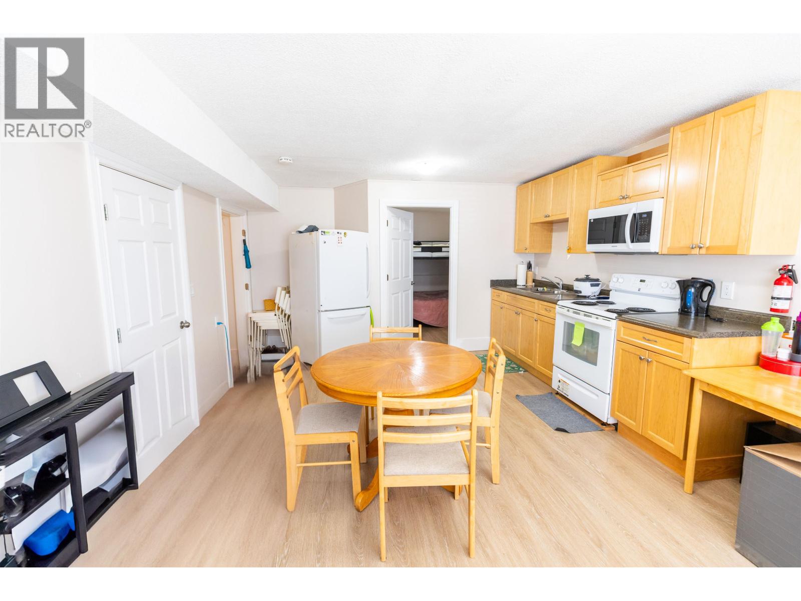 Photo 5 of 1609 Kent Avenue, Port Coquitlam BC