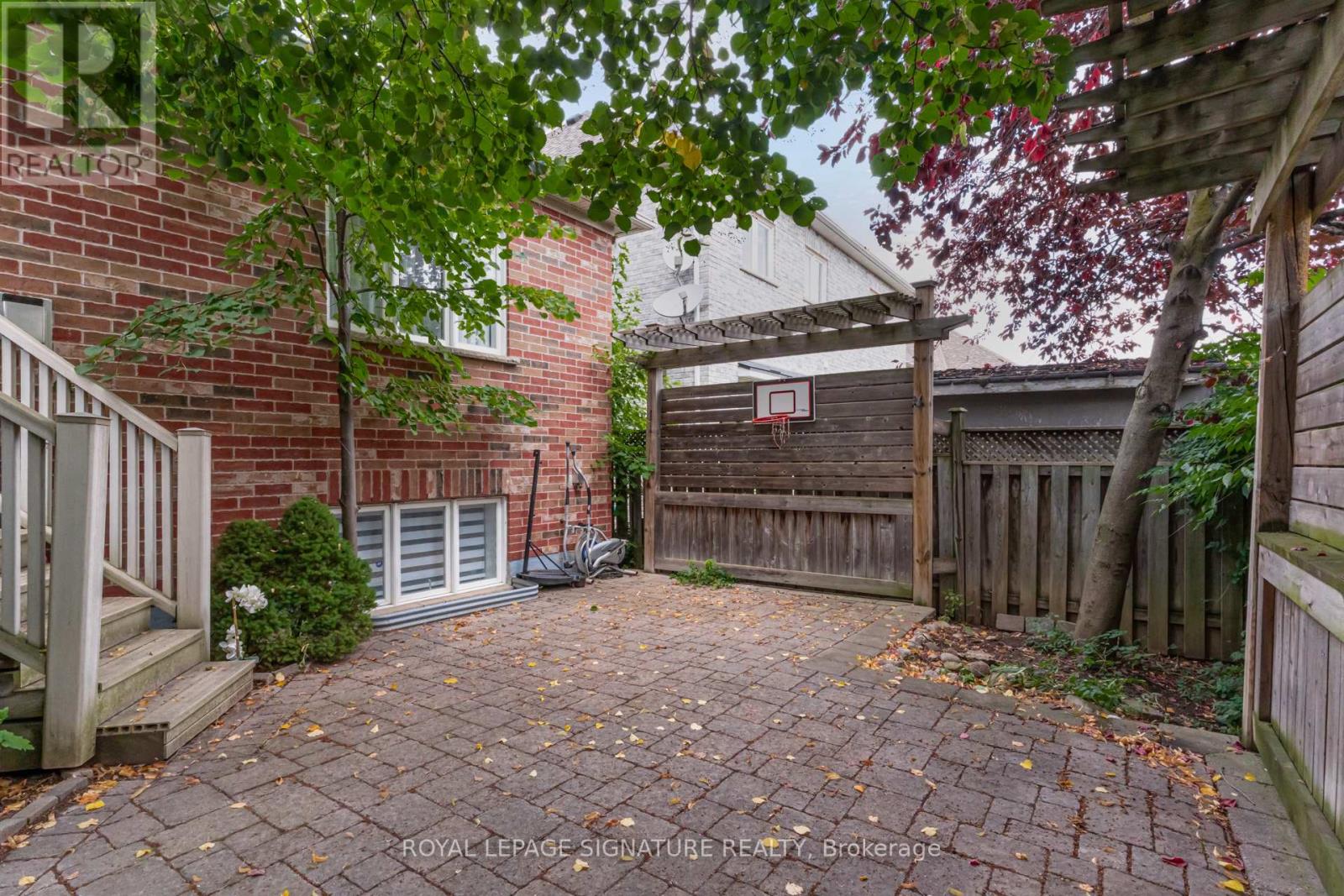 Photo 46 of 39 Treeline Boulevard, Brampton ON
