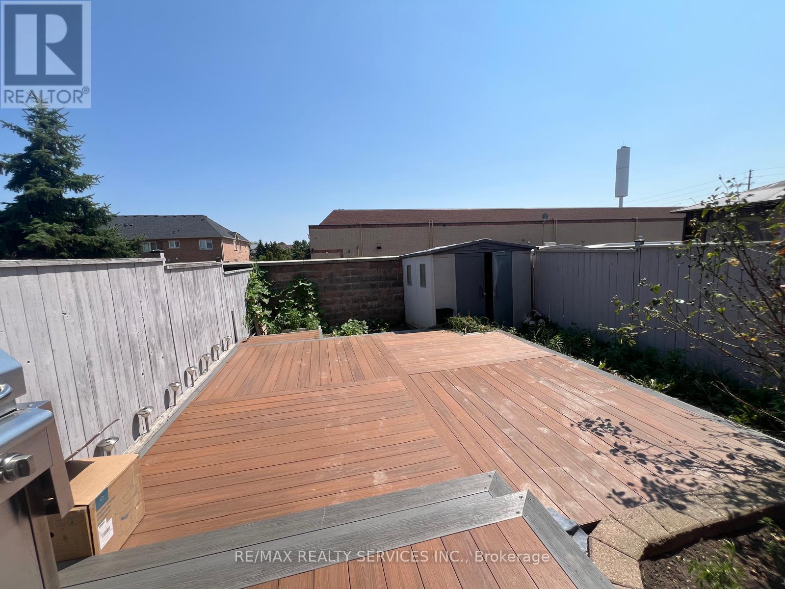 Photo 12 of 26 Mossgrove Crescent, Brampton ON
