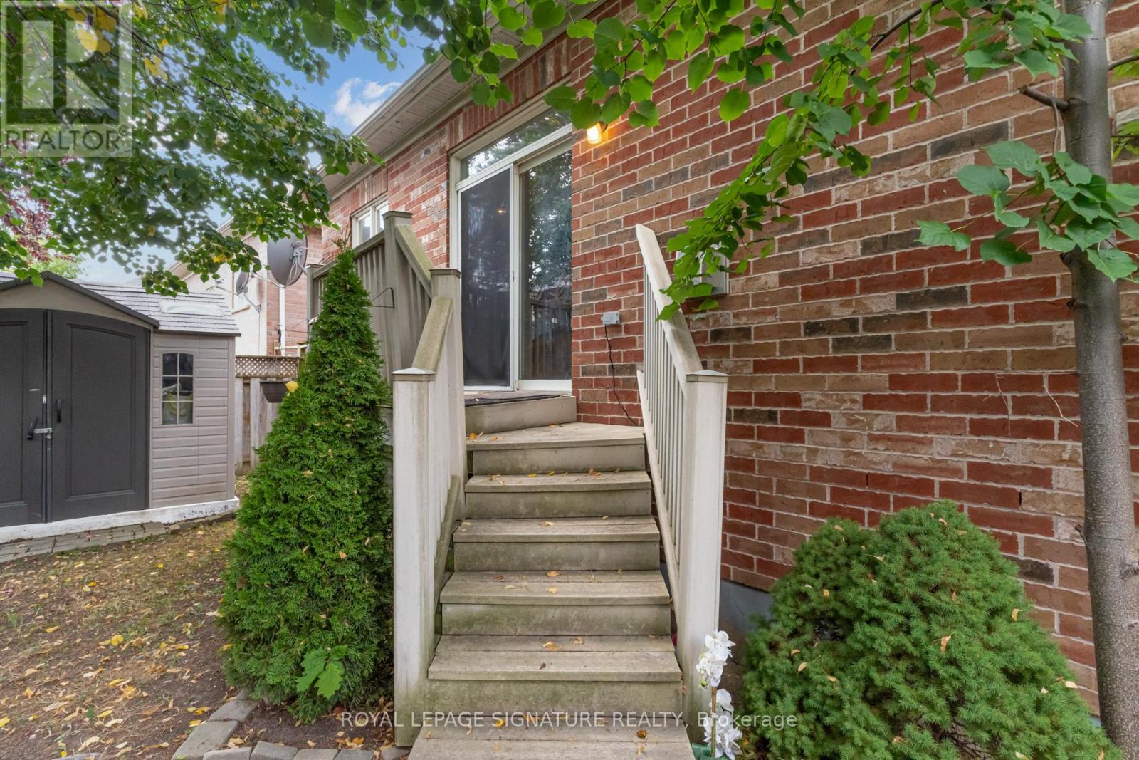 Photo 45 of 39 Treeline Boulevard, Brampton ON