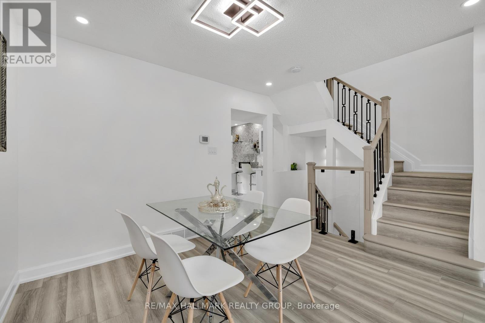 Photo 12 of 213 Booth Street, Ottawa ON