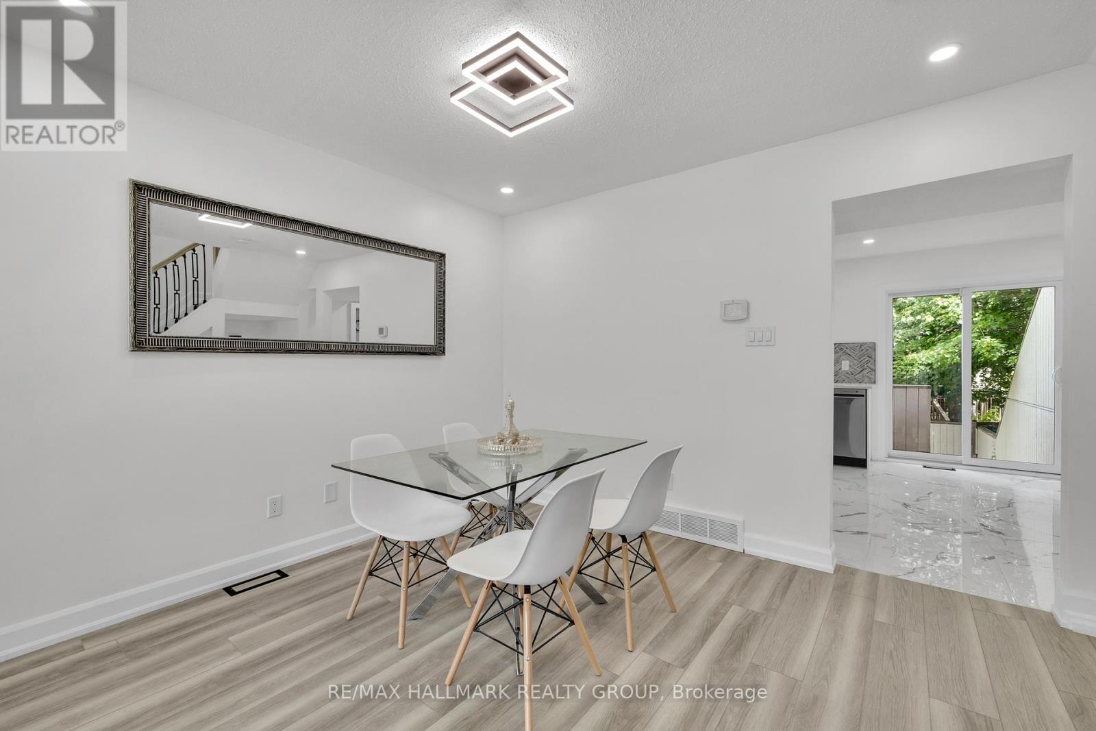 Photo 13 of 213 Booth Street, Ottawa ON