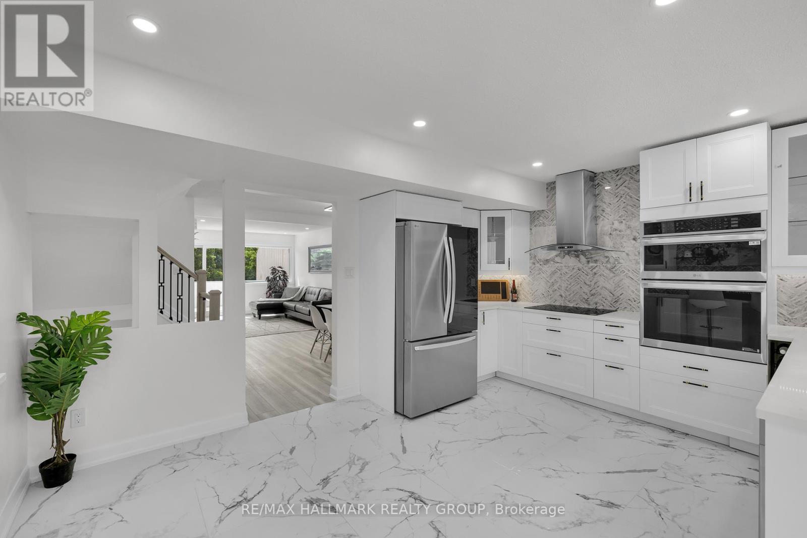 Photo 19 of 213 Booth Street, Ottawa ON