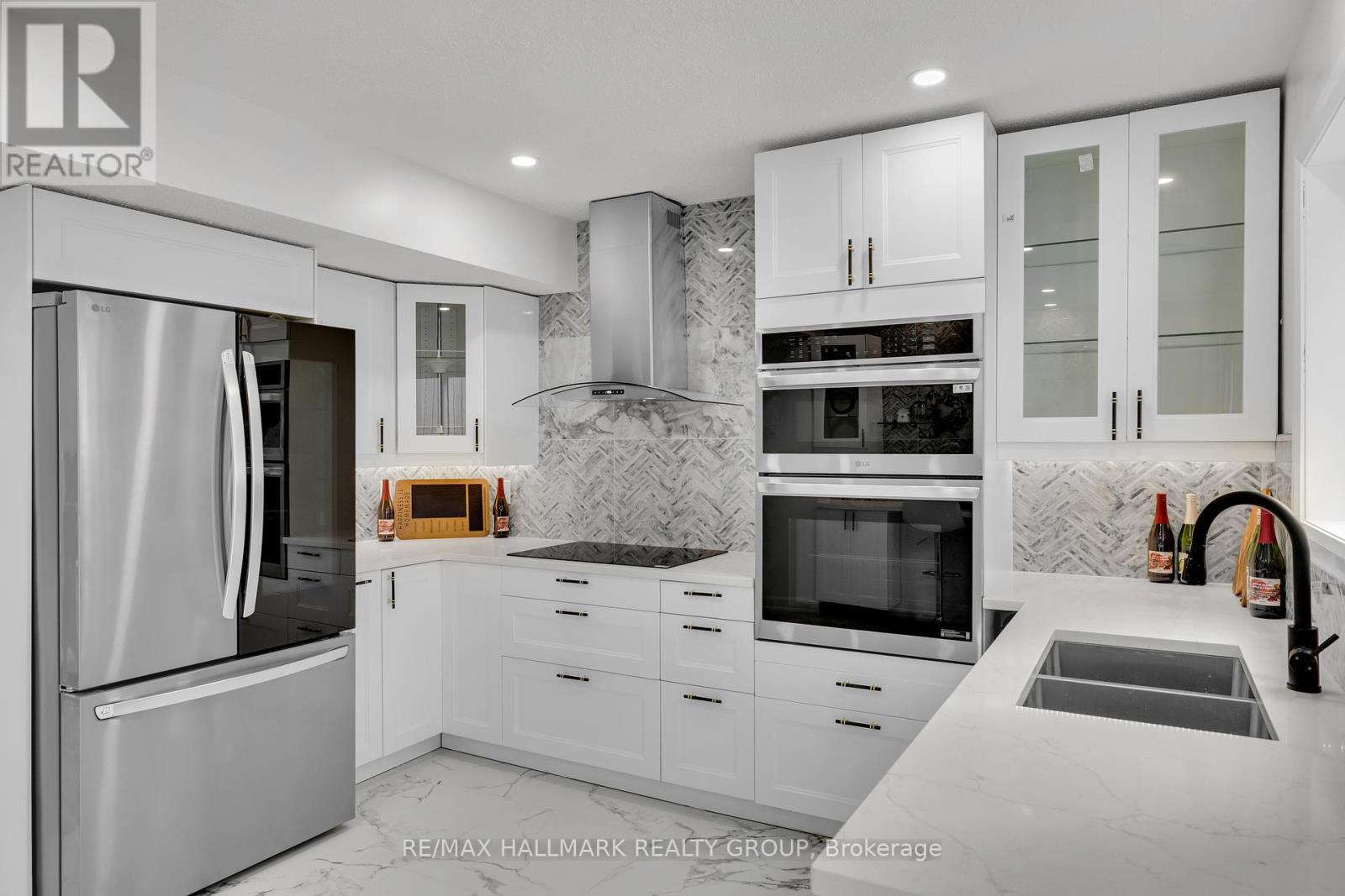 Photo 20 of 213 Booth Street, Ottawa ON