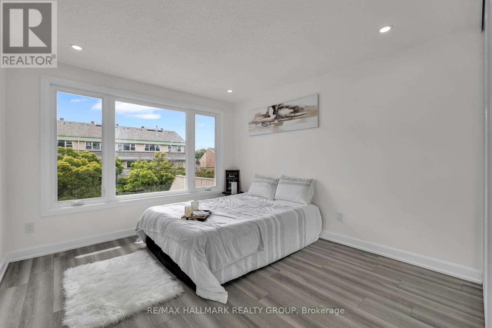 Photo 31 of 213 Booth Street, Ottawa ON