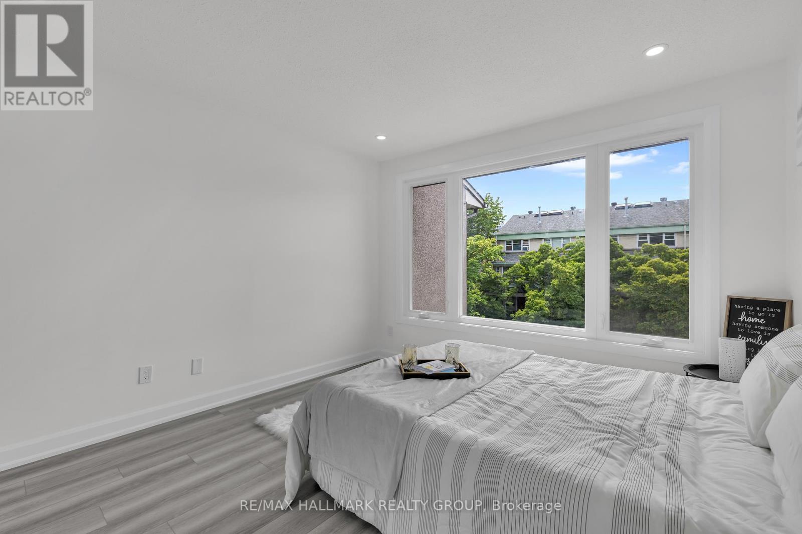 Photo 33 of 213 Booth Street, Ottawa ON