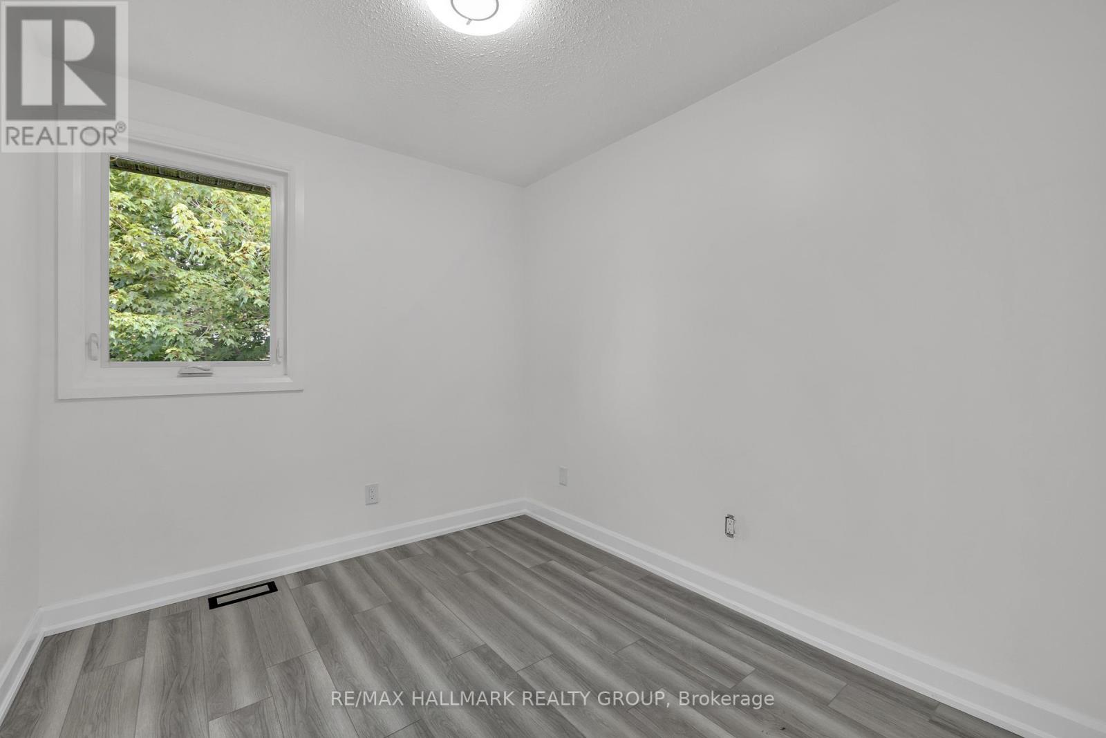 Photo 36 of 213 Booth Street, Ottawa ON