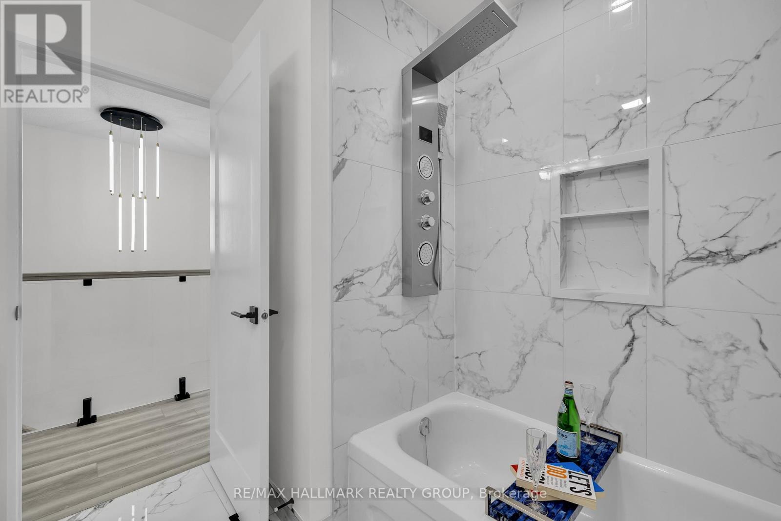Photo 39 of 213 Booth Street, Ottawa ON