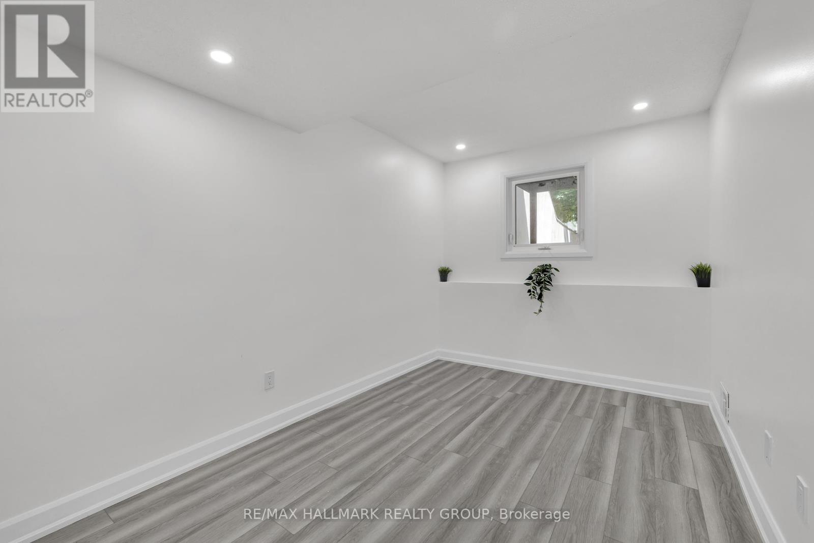Photo 43 of 213 Booth Street, Ottawa ON