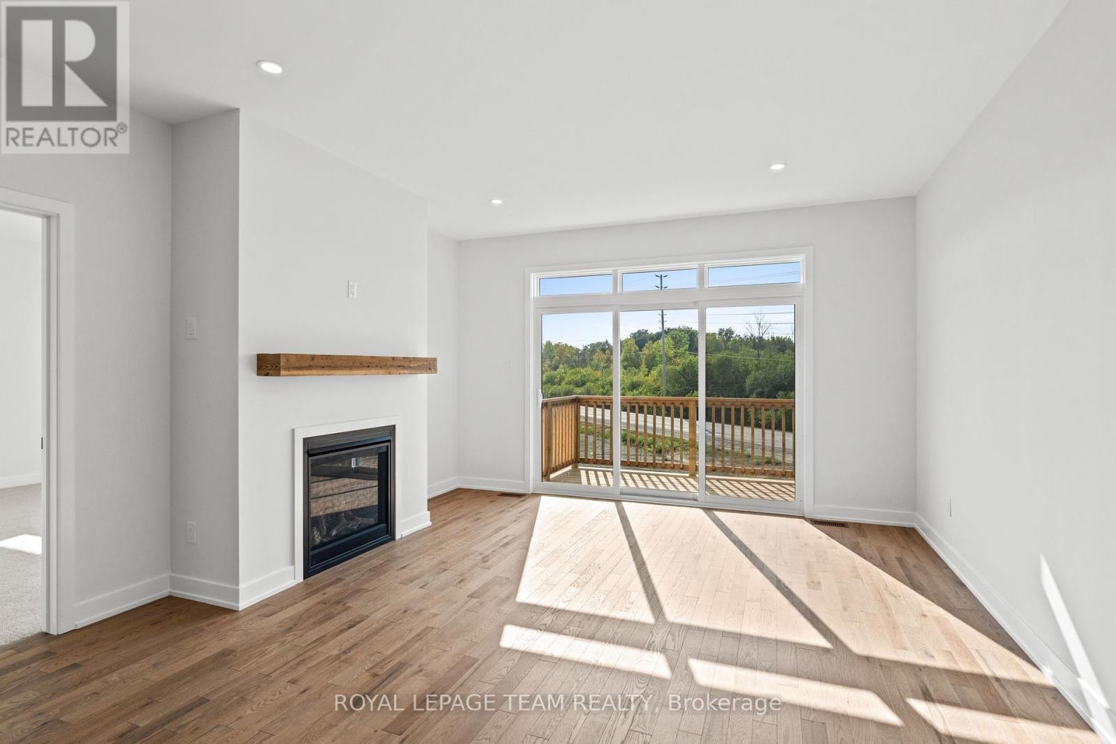 Photo 19 of 1076 Moore Street, Brockville ON