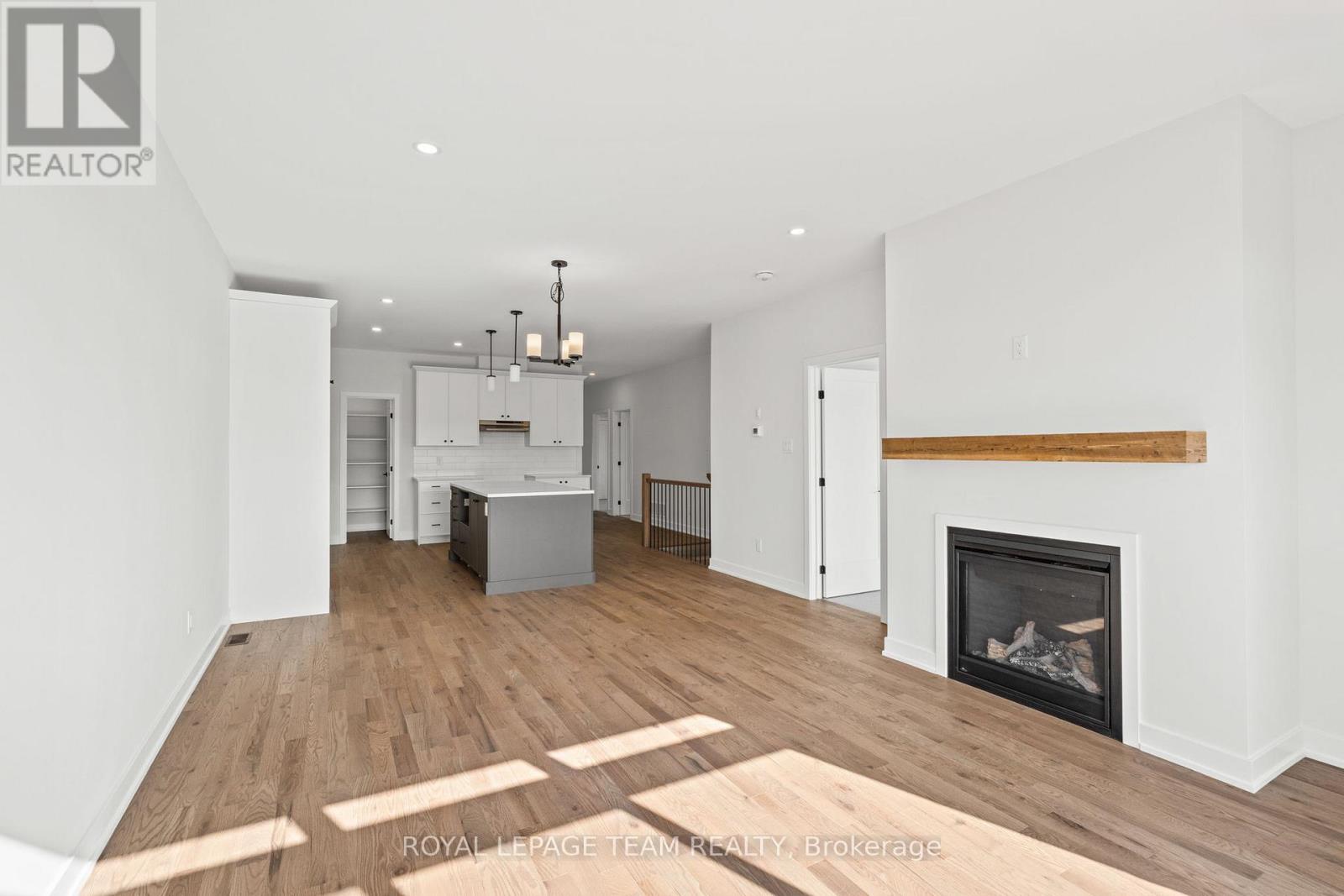 1076 MOORE STREET - 20
