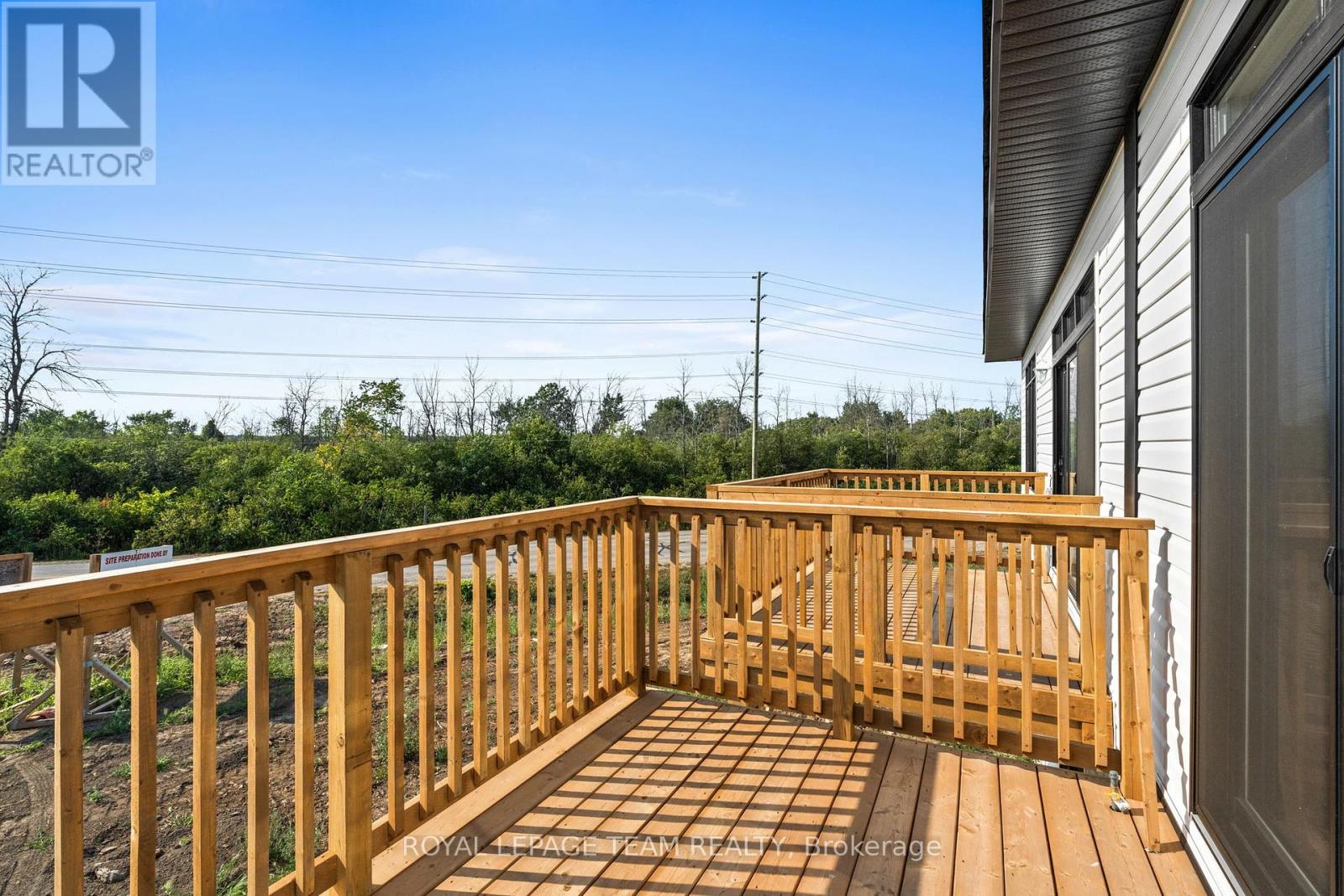 Photo 21 of 1076 Moore Street, Brockville ON