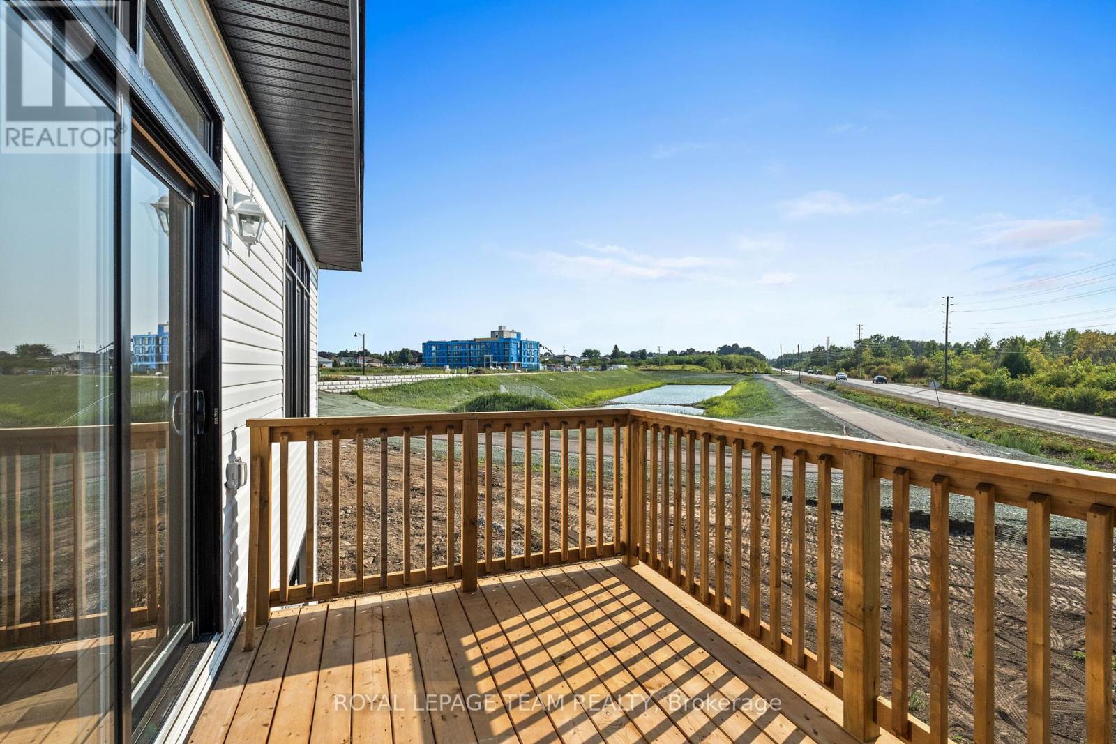 1076 MOORE STREET - 22