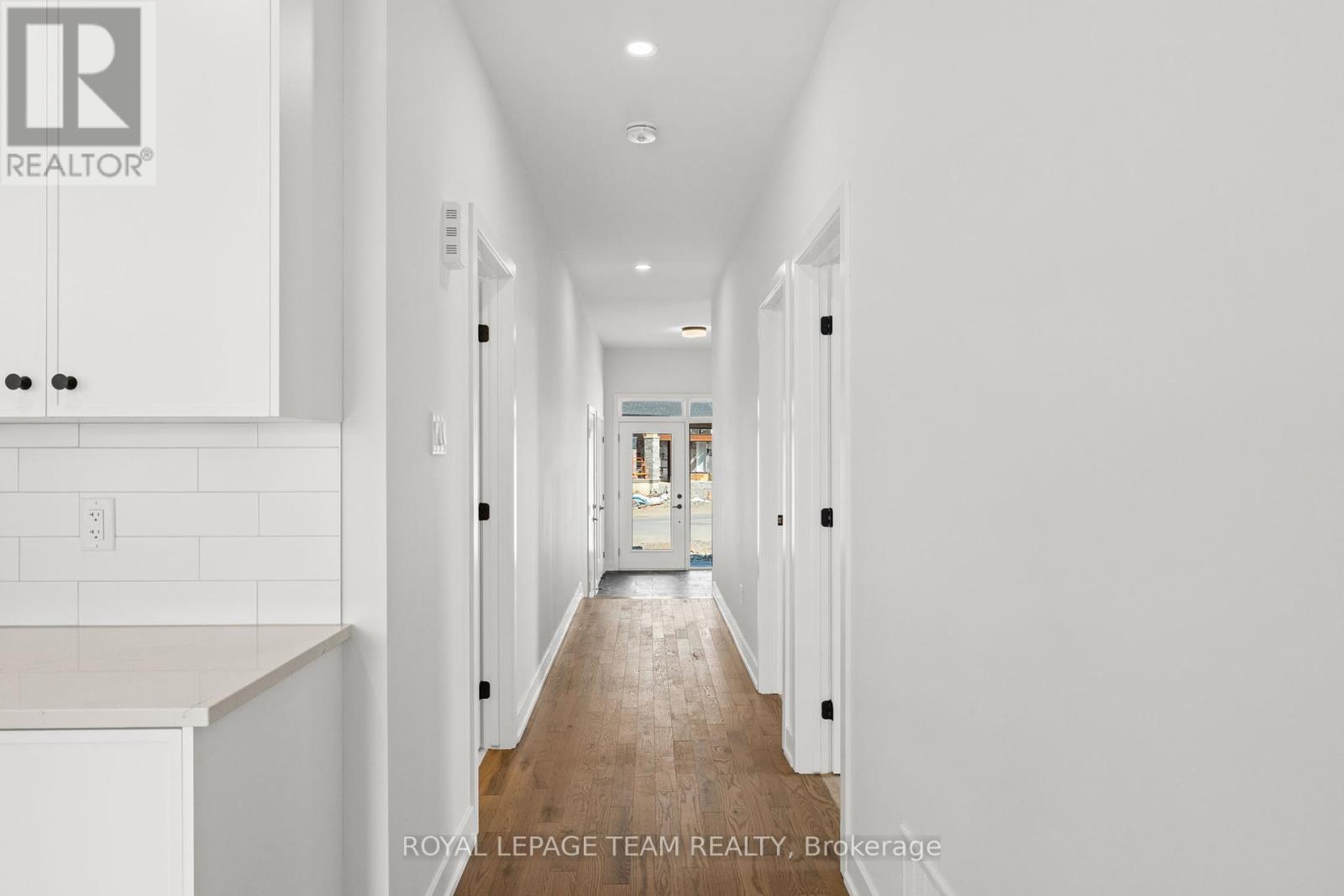 1076 MOORE STREET - 28
